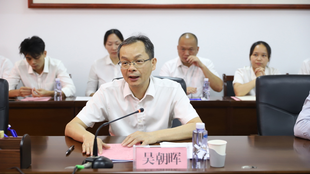 吴朝晖对我校工作中取得的各项成绩给予高度肯定