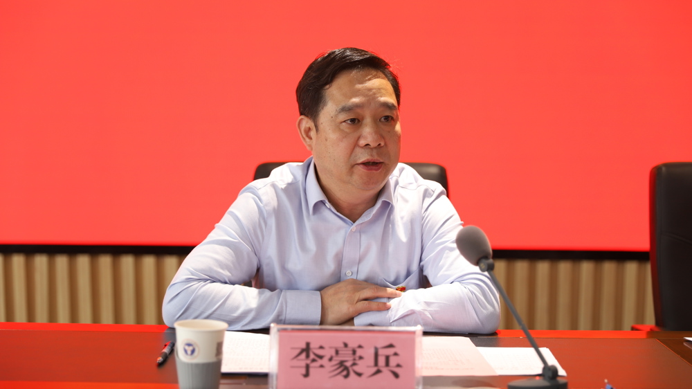 李豪兵对学校党建工作提出期望