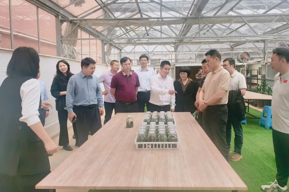 我校一行参观广西玉林农业学校各场所